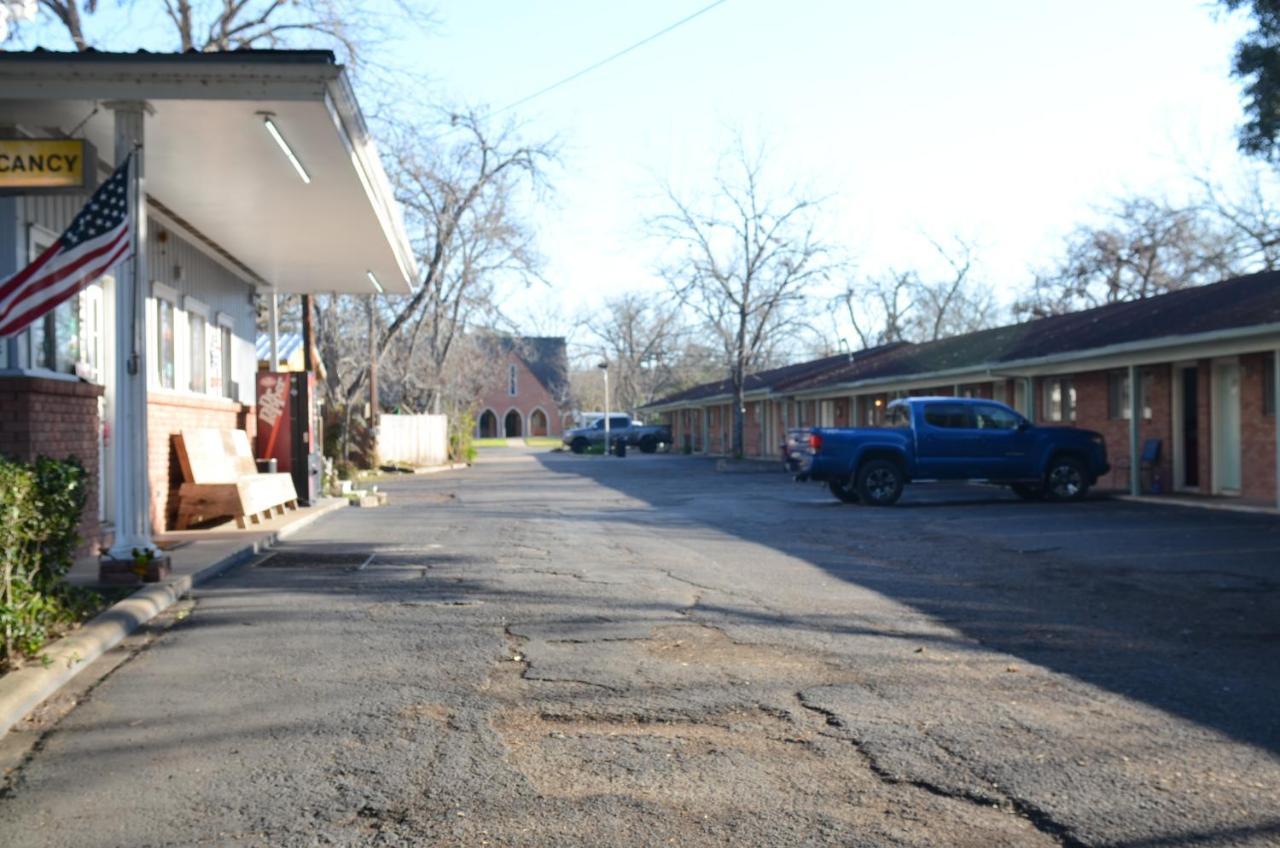 The Oak Motel La Grange Εξωτερικό φωτογραφία