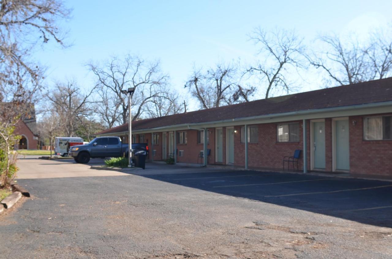 The Oak Motel La Grange Εξωτερικό φωτογραφία