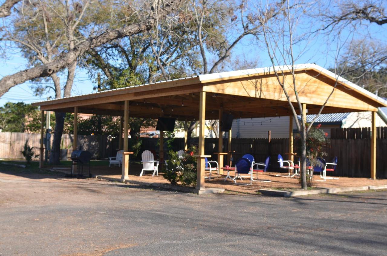 The Oak Motel La Grange Εξωτερικό φωτογραφία