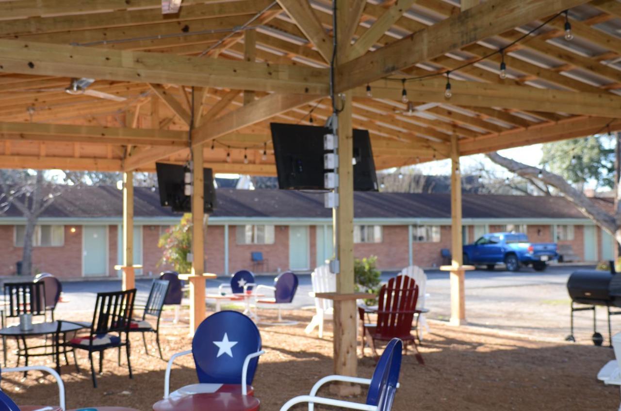 The Oak Motel La Grange Εξωτερικό φωτογραφία