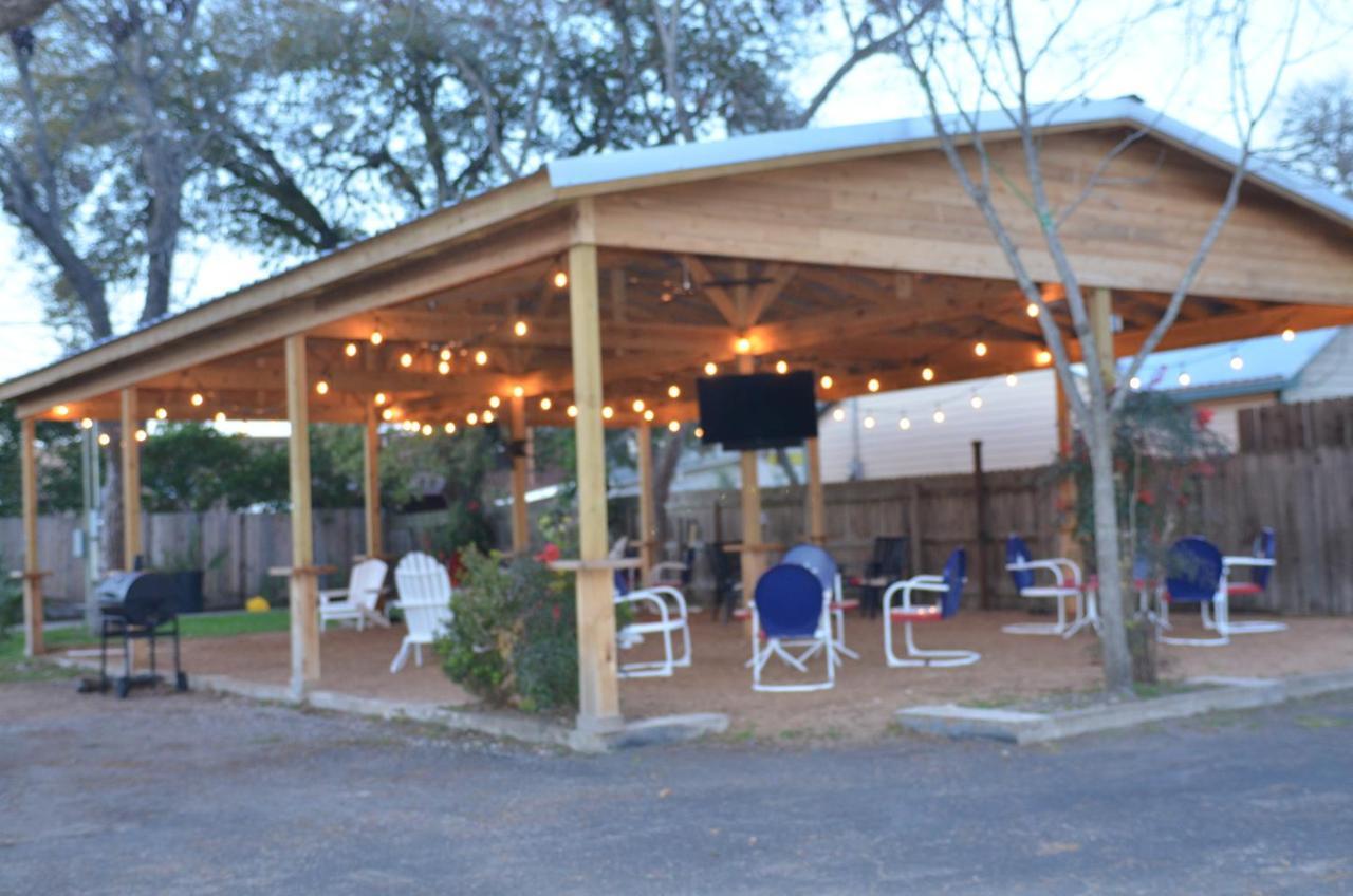 The Oak Motel La Grange Εξωτερικό φωτογραφία